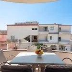 Brkic アパート マカルスカ