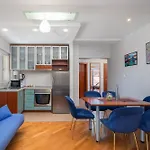 Brkic アパート マカルスカ